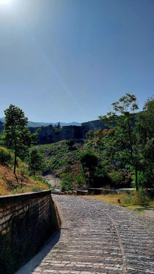 Relax Guesthouse Gjirokastra Zewnętrze zdjęcie