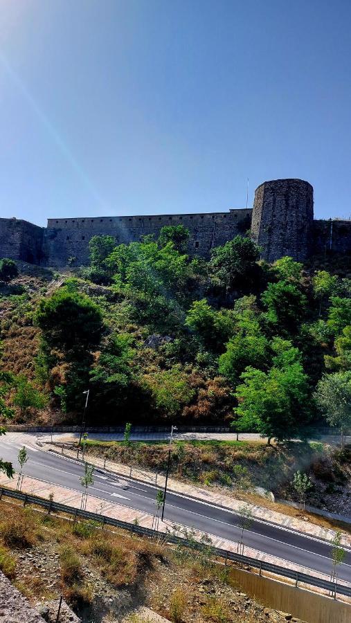 Relax Guesthouse Gjirokastra Zewnętrze zdjęcie